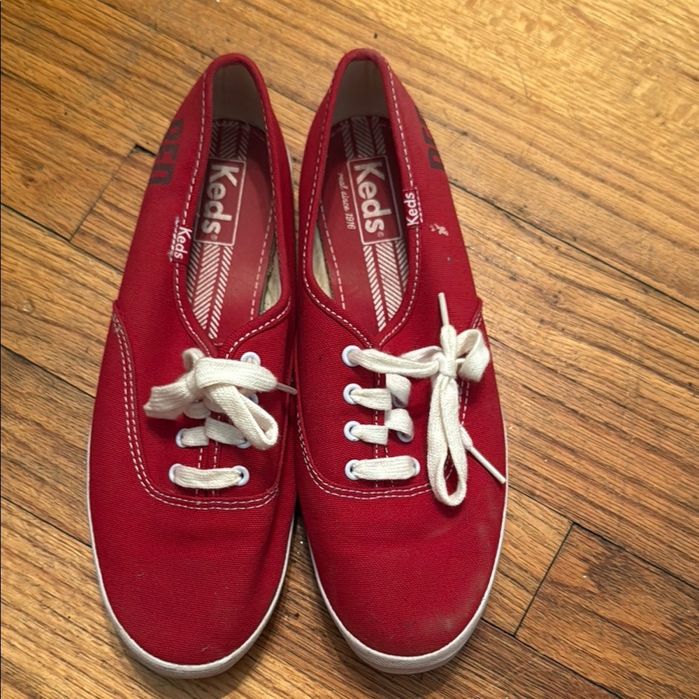 Red album Keds x Taylor Swift Classic Sneakers